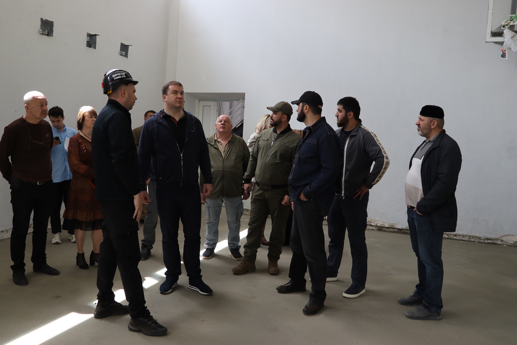 Губернатор Омской области Виталий Хоценко посетил Стаханов.