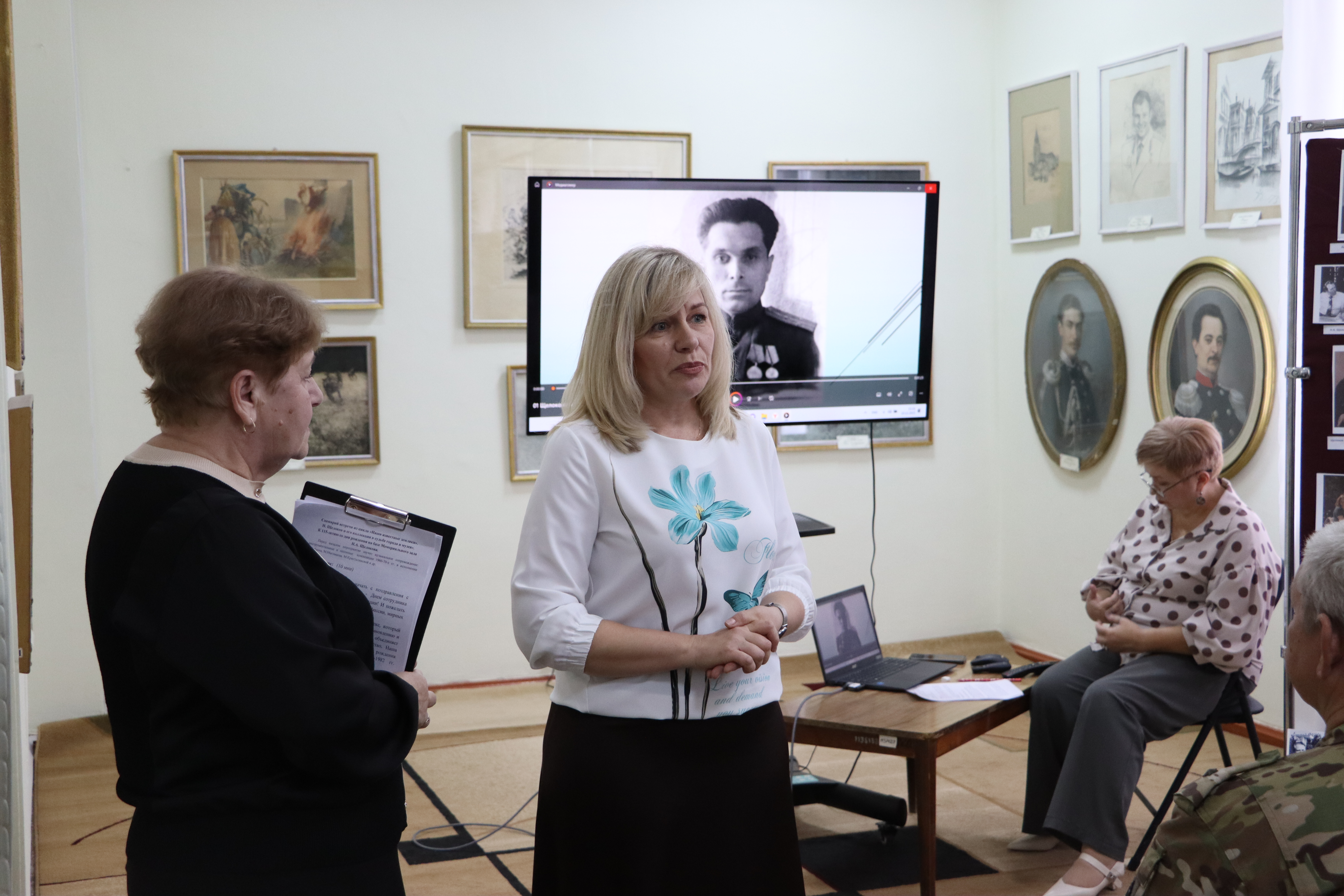 В Стаханове почтили память Николая Щёлокова — нашего знаменитого земляка.