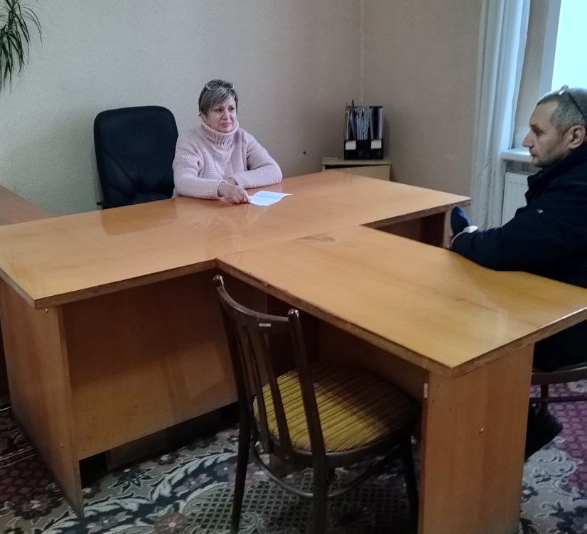 В Ирмино состоялся выездной приём специалиста центра социальной защиты населения.