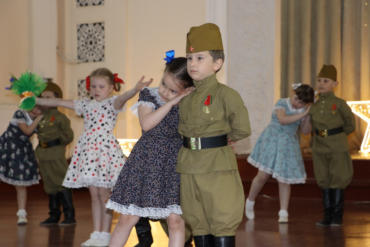 &quot;Наследники Победы&quot; в Стаханове: детские сердца бьются в ритме Победы.